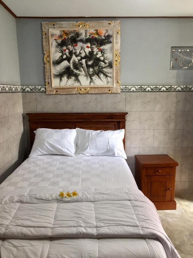 Raditya Homestay Mambat Esterno foto