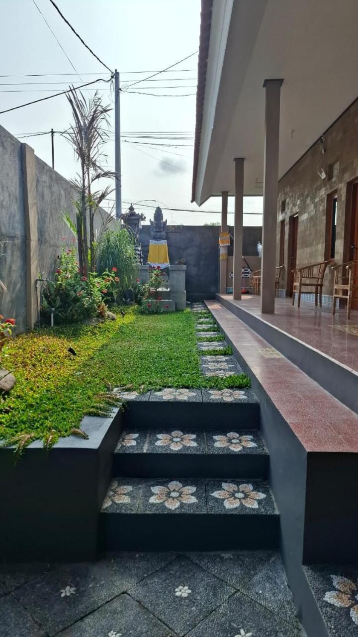 Raditya Homestay Mambat Esterno foto